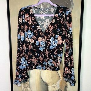 𝅺american Eagle Soft & Sexy Crepe Ruffled Bell Sleeve Smocked Faux Wrap Top